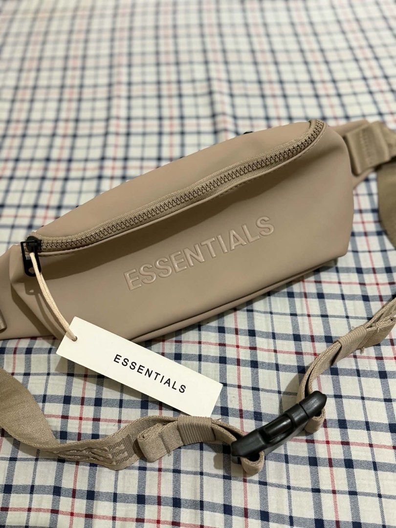 RUSH! FOG ESSENTIALS WAISTBAG (Category: Belt bags, Clutches and Pouches) located in Quezon City. Submitted by yansennoel (Listing ID 1469023392, Image 1). Description: RUSHH FOG WAISTBAG WT TAG 100% authentic nabili ko worth 1500 nakatambak lang, badly needed funds badly needed funds loc manila/pasig.