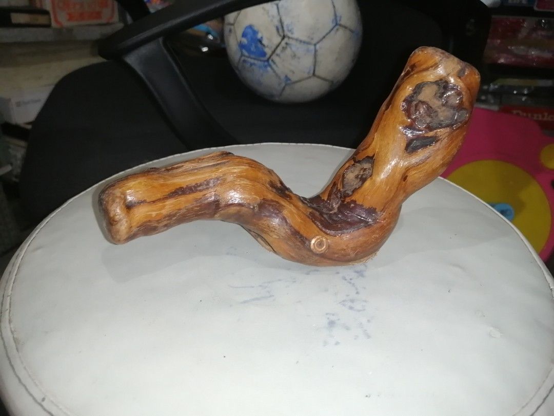 Rustic wooden corkscrew /wine bottle opener (Category: Everything Else Others) located in Paranaque City. Submitted by jhedplus (Listing ID 1469085576, Image 2). Description: Please read! For sure buyer only! NO COD/COP No reservation The items will be sold to the first payer w/o prior notice. Verbal reservations are not acceptable. Note: All items are vintage. Please manage your expectations accordingly. G cash payment. Shipping via Lalamove Met
