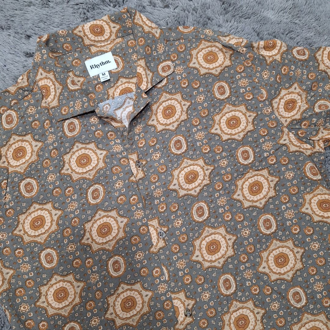 Rythm Button Polo (Category: Tshirts & Polo Shirts ) located in Calatrava. Submitted by freecyclethreads (Listing ID 1469006540, Image 2). Description: Rythm Size: Medium Dimes: L-27, W-22 Very Good Condition P350 + sf.