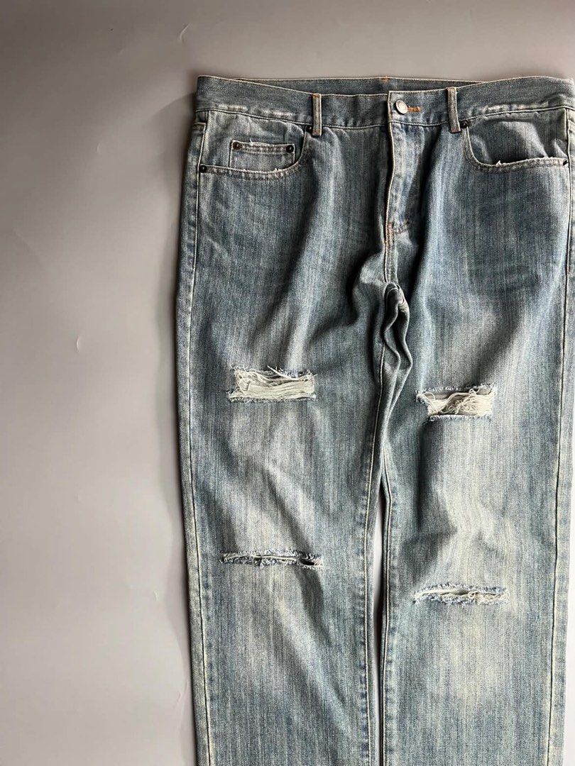 Saint Laurent - Distressed light-wash - Denim Jeans (Category: Luxury Apparel) located in San Pablo. Submitted by hiddenrygn (Listing ID 1468949462, Image 2). Description: Saint Laurent - Distressed light-wash - Denim Jeans Size : 34 (34” 43”) Signs of usage Excellent condition Tear on tag DM!.