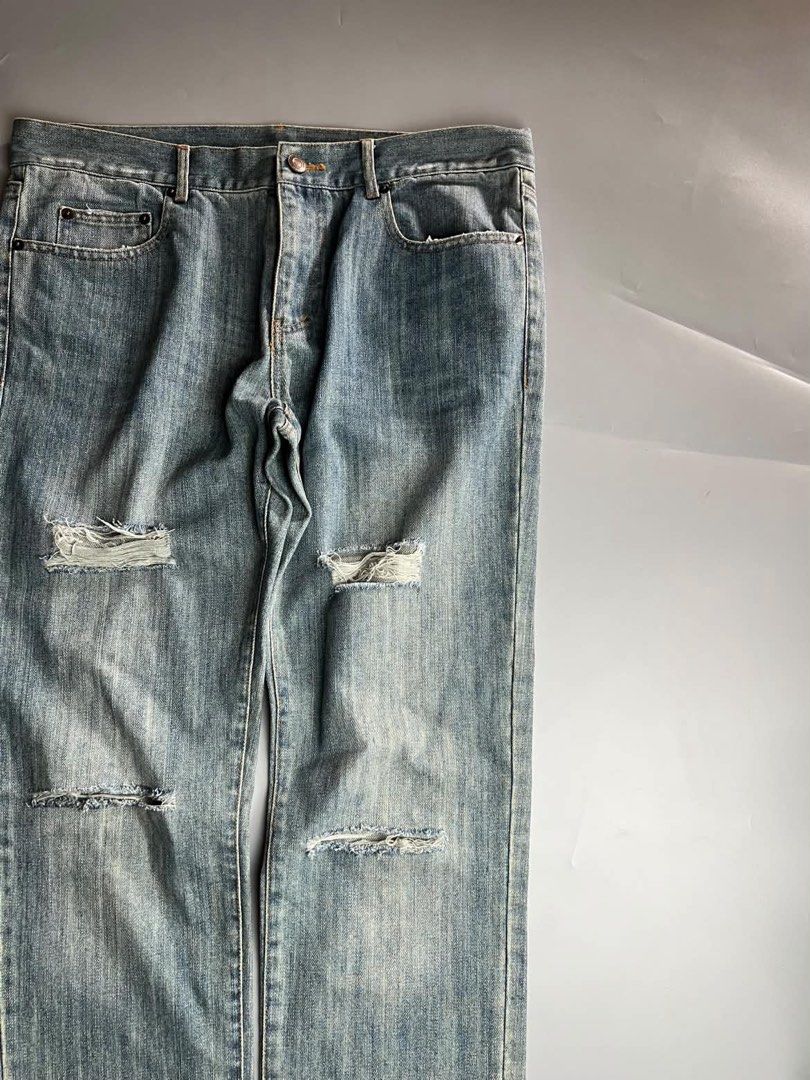 Saint Laurent - Distressed light-wash - Denim Jeans (Category: Luxury Apparel) located in San Pablo. Submitted by hiddenrygn (Listing ID 1468949462, Image 3). Description: Saint Laurent - Distressed light-wash - Denim Jeans Size : 34 (34” 43”) Signs of usage Excellent condition Tear on tag DM!.