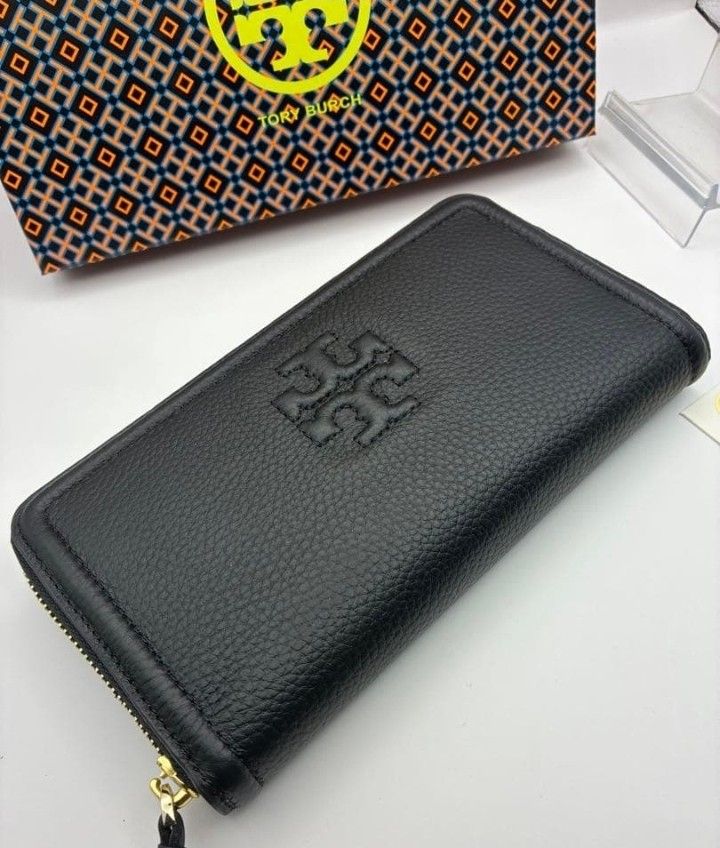 SALE - TORY BURCH LONG WALLET BRITTEN (Category: Wallets & Card holders) located in Pasig City. Submitted by titalana2011991 (Listing ID 1468936839, Image 1). Description: SALE!.