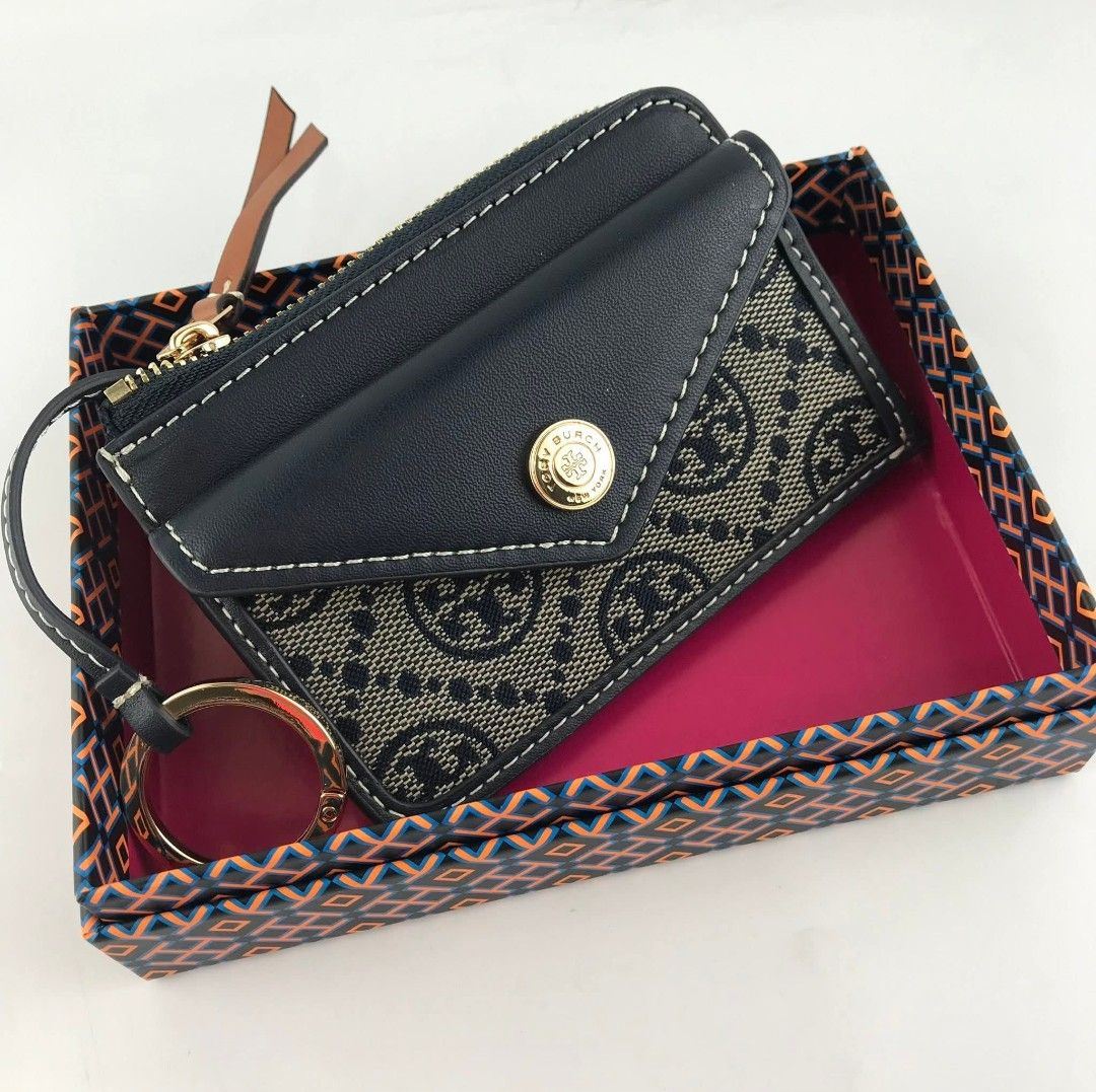 SALE TORY BURCH ENVELOPE ZIP CARD CASE (Category: Wallets & Card Holders) located in Pasig City. Submitted by titalana2011991 (Listing ID 1468936388, Image 1). Description: with INCLUSIONS.
