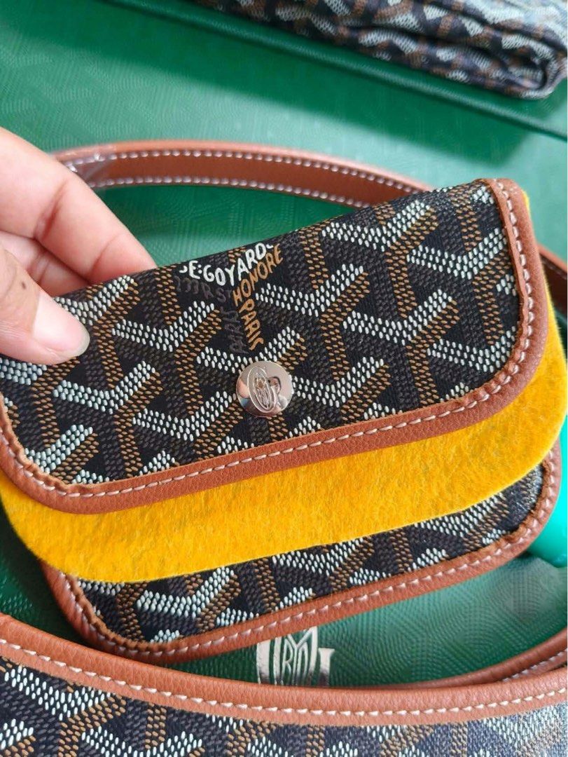 Sale‼️Goyardine Mini Hobo (Category: Luxury Bags & Wallets) located in Manila. Submitted by bagsandmanymanymore1 (Listing ID 1391582880, Image 3). Description: Goyard Hobo Medium size Serial number What you see is what you get Please read before you order 👉🏻❗️Payment first before shipping ❗️Cut off time of payment 11am sameday delivery ❗️NO MEET UP / NO PICK UP ❗️ORDER CANNOT BE CANCELLED ❗️PLEASE DON’T BUY IF YOU ARE IN DOUBT ❗️NO RETURN! NO R