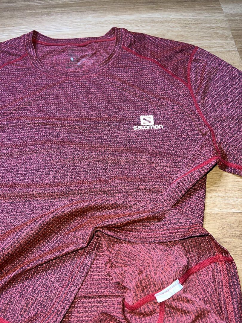SALOMON TRAIL RUNNING TSHIRT (Category: Activewear) located in Cebu City. Submitted by gaston_roux (Listing ID 1468944661, Image 3). Description: 21x28 No issue kaya pa til 22 inch width Good as new.