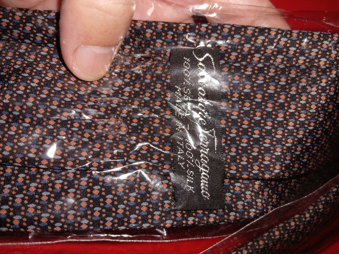 Salvatore ferragamo necktie (Category: Ties) located in Quezon City. Submitted by threetwotwo2ndaccount (Listing ID 1468932253, Image 3). Description: salvatore ferragamo necktie good as new need dry clean, nastock bawal sa maselan bawal sa barat.