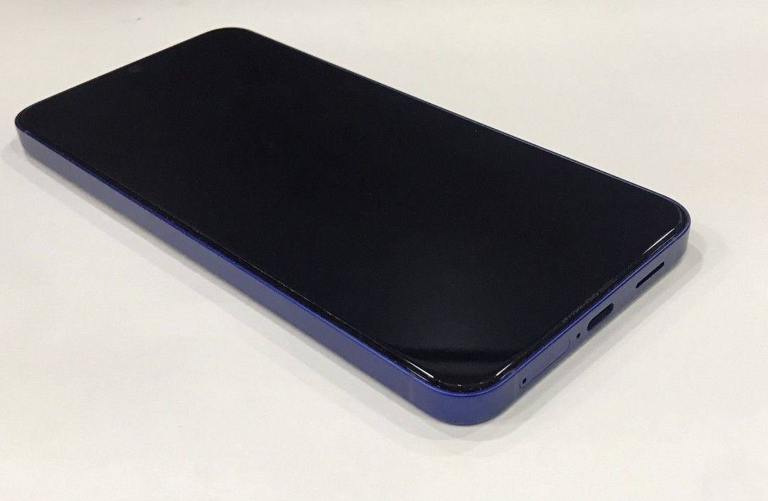 Samsung, Galaxy S25+ (Category: Samsung) located in Manila. Submitted by mr.niceguy_10 (Listing ID 1469056023, Image 2). Description: For Sale! Samsung, S25+ Color: Navy Blue Processor: Snapdragon 8 Elite for Galaxy RAM: 12GB Internal storage: 256GB Display: 6.7-inch Dynamic AMOLED 2X Resolution: 3120 × 1440 (QHD+) Refresh rate Adaptive: 1–120Hz Main camera: 50MP with OIS Ultra-wide camera: 12MP Telephoto camera: 10MP, 3× optical zoom Front camer
