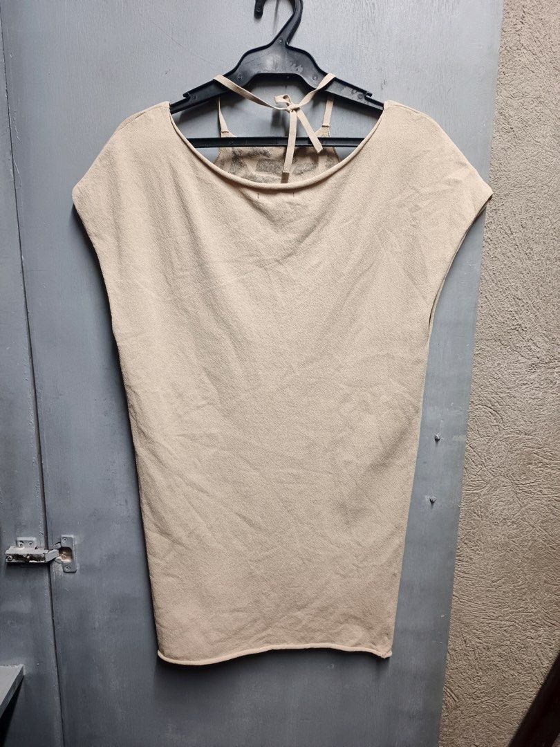 SARAH PACINI (Category: Sleeveless) located in Dasmarinas. Submitted by jessputrages (Listing ID 1469050434, Image 2). Description: For sale Sarah Pacini Excellent condition No issue 1000 plus shipping fee Pm for more details.