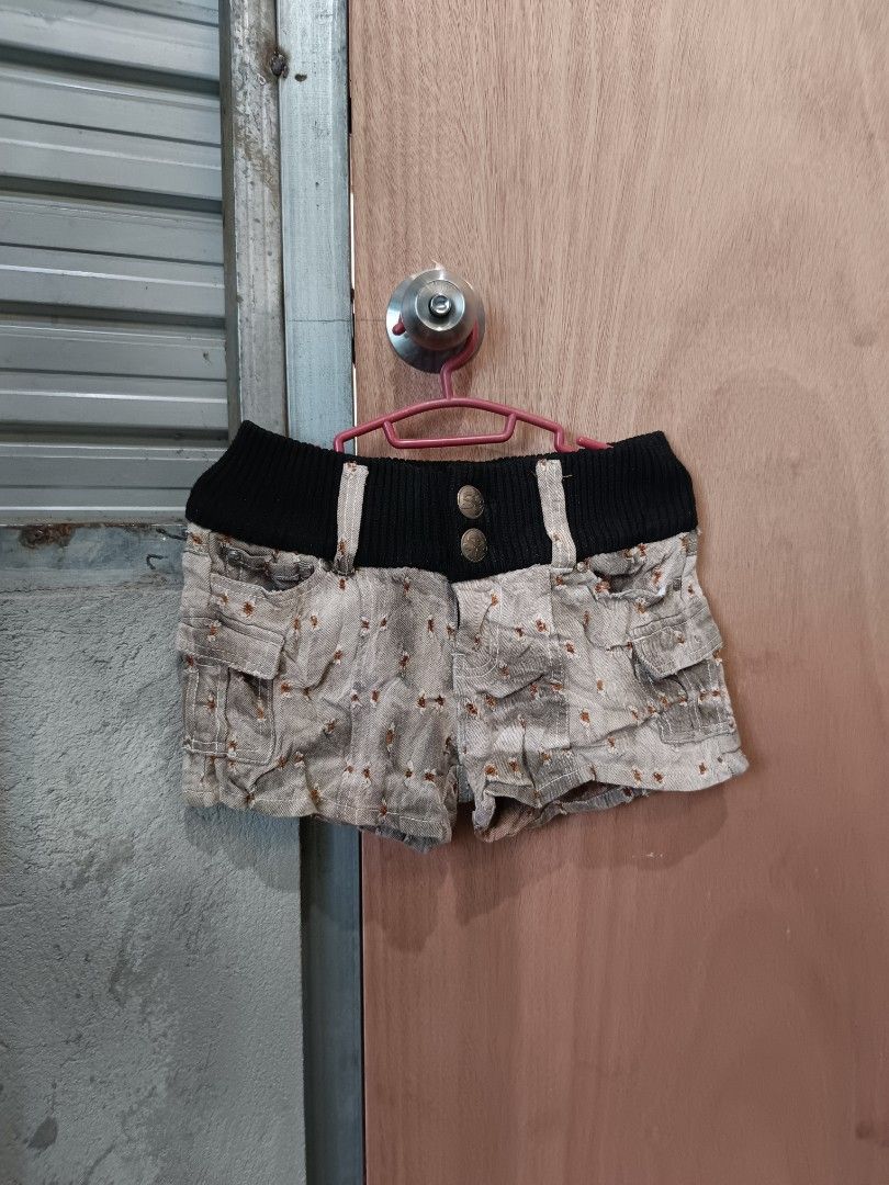 Saucy plus y2k shorts (Category: Shorts) located in Davao. Submitted by mln-boutique (Listing ID 1469014742, Image 1). Description: size - 24-27 stretchy length - 10.
