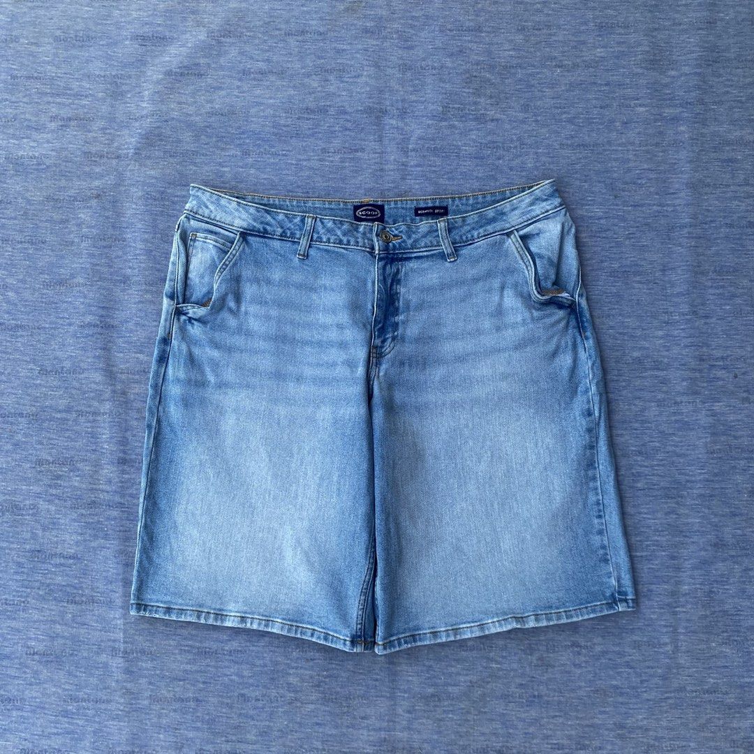 SCOOP JORTS (Category: Shorts) located in Angeles City. Submitted by stephen52790 (Listing ID 1469055669, Image 1). Description: 🟥SCOOP JORTS (INCH) Waist: 38 Length: 21.5 Thigh: 15 Leg opening: 13 •Good/Excellent condition •Hard denim •Washed design •Issue: Small stain only Price: 350PHP.