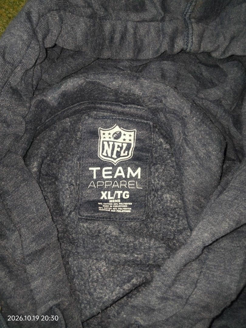 Seattle Seahawks Hoodie (Category: Coats, Jackets and Outerwear) located in Caloocan City. Submitted by haruconcep52476 (Listing ID 1469078379, Image 3). Description: Dimensions W23×L27.5 Good condition Color rate 10 No issue Fresh from bale.