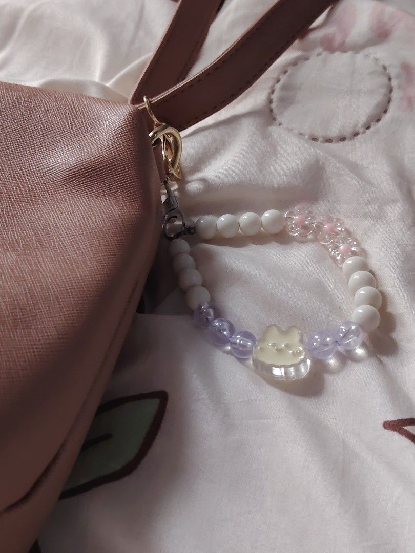 secosana shoulder bag w/keychain 👜 (Category: Shoulder Bags) located in Hermosa. Submitted by lcvelycath (Listing ID 1468985320, Image 2). Description: issue: none colors may vary due to lightning & quality 𐙚 °. check details before mine joy miners will be posted :> 𐙚 °. payment first °. mode of payment: Gc@sh mode of delivery: JNT 𐙚.