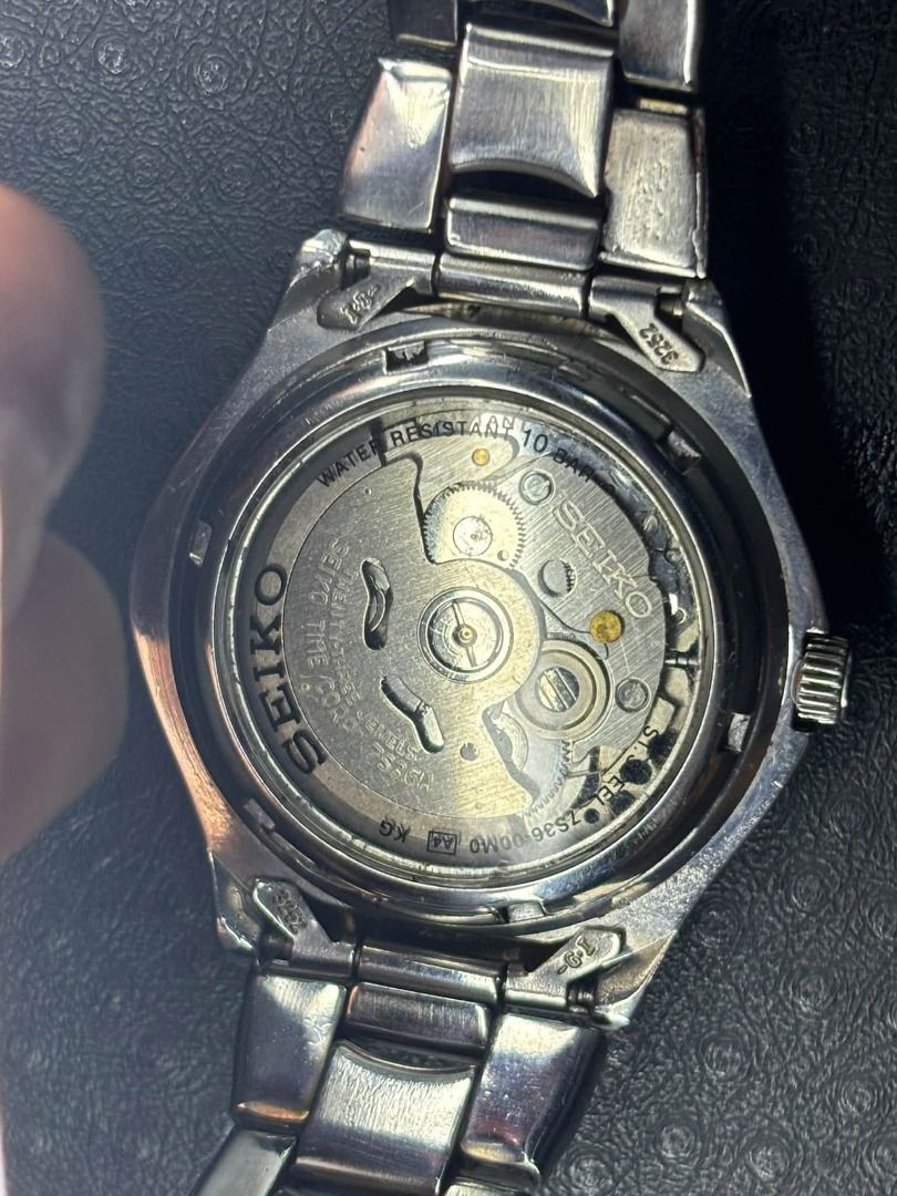 Seiko 5 Speed Racer Automatic 7S36-00M0 (Category: Men's Watches) located in Caloocan City. Submitted by primetime_watches (Listing ID 1468965453, Image 3). Description: * Brand: Seiko * Collection: Seiko 5 Speed Racer * Reference: 7S36-00M0 * Movement: Automatic * Dial: Black * Case: Silver-tone stainless steel * Bracelet: Stainless steel * Features: Day-date display, red seconds hand *Newly Buffing 💸Price: ₱3,000 📦Shipment : LBC 💸GCASH / Cas