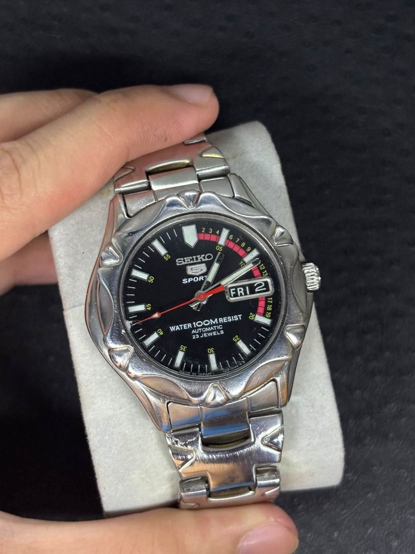 Seiko 5 Speed Racer Automatic 7S36-00M0 (Category: Men's Watches) located in Caloocan City. Submitted by primetime_watches (Listing ID 1468965453, Image 2). Description: * Brand: Seiko * Collection: Seiko 5 Speed Racer * Reference: 7S36-00M0 * Movement: Automatic * Dial: Black * Case: Silver-tone stainless steel * Bracelet: Stainless steel * Features: Day-date display, red seconds hand *Newly Buffing 💸Price: ₱3,000 📦Shipment : LBC 💸GCASH / Cas