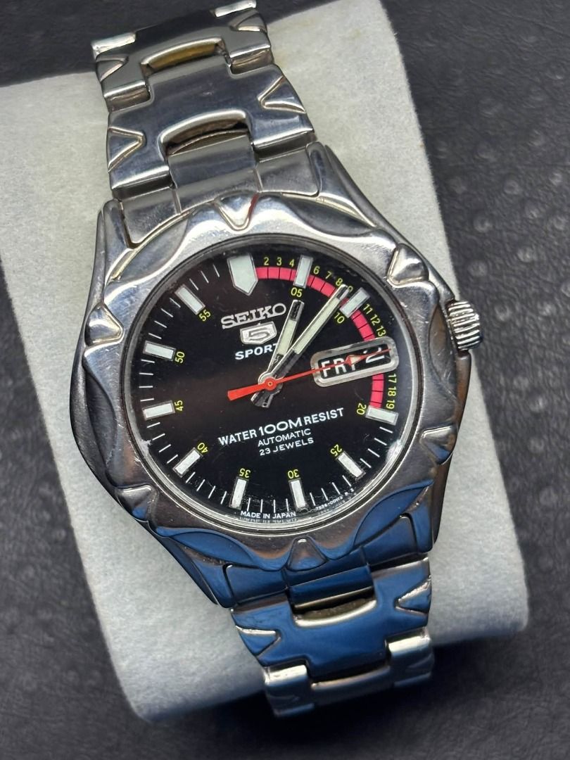 Seiko 5 Speed Racer Automatic 7S36-00M0 (Category: Men's Watches) located in Caloocan City. Submitted by primetime_watches (Listing ID 1468965453, Image 1). Description: * Brand: Seiko * Collection: Seiko 5 Speed Racer * Reference: 7S36-00M0 * Movement: Automatic * Dial: Black * Case: Silver-tone stainless steel * Bracelet: Stainless steel * Features: Day-date display, red seconds hand *Newly Buffing 💸Price: ₱3,000 📦Shipment : LBC 💸GCASH / Cas