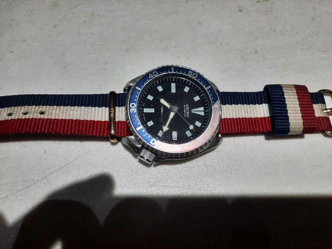 Seiko Divers watch auto (Category: Men's Watches) located in Quezon City. Submitted by epictree.a37e8d (Listing ID 1469050849, Image 1). Description: SEIKO DIVERS automatic, no defects OR damage. 3k with free 2pcs strap (aspren) West ave QC AREA.