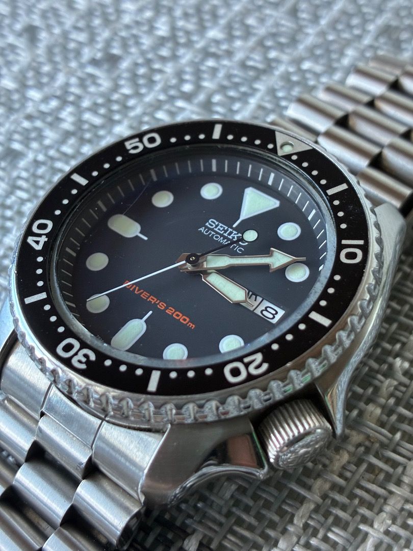 Seiko SKX007 Automatic Diver's Watch (Category: Men's Watches) located in Dasmarinas. Submitted by lvnofcvt (Listing ID 1468991784, Image 1). Description: Seiko SKX007 Automatic Diver's Watch 42mm dial, Automatic movement (7S26), rotating bezel No box included Issues: - runs fast - one scratch on the glass Price: P5,000 (negotiable) Payment: Maribank transfer Delivery only. Not available for meetup. Delivery via Lalamove. No COD! Delivery fee sho