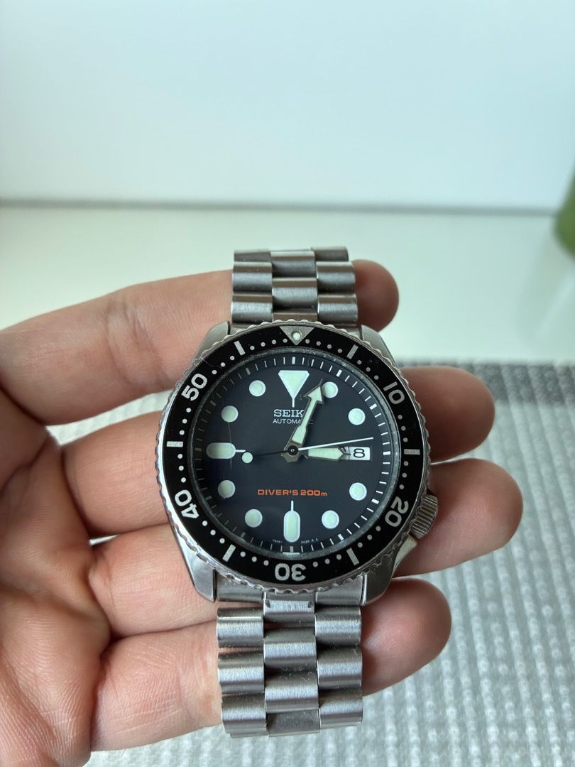 Seiko SKX007 Automatic Diver's Watch (Category: Men's Watches) located in Dasmarinas. Submitted by lvnofcvt (Listing ID 1468991784, Image 3). Description: Seiko SKX007 Automatic Diver's Watch 42mm dial, Automatic movement (7S26), rotating bezel No box included Issues: - runs fast - one scratch on the glass Price: P5,000 (negotiable) Payment: Maribank transfer Delivery only. Not available for meetup. Delivery via Lalamove. No COD! Delivery fee sho