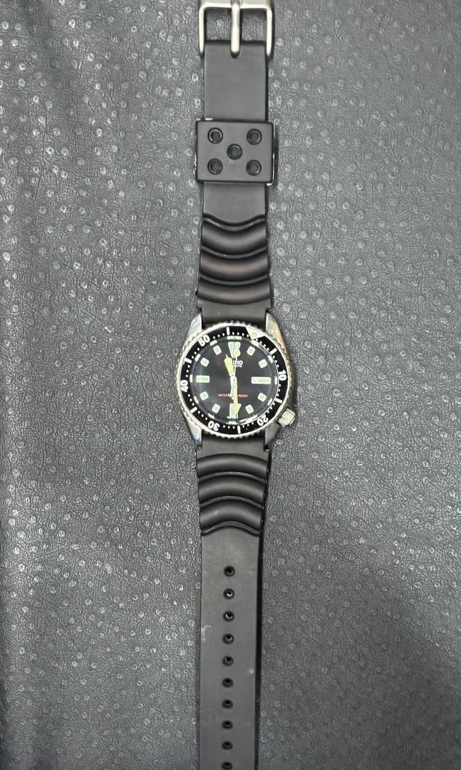 Seiko Vintage Automatic Diver (4205-0150) Water Resistant (Category: Men's Watches) located in Caloocan City. Submitted by primetime_watches (Listing ID 1468965735, Image 3). Description: * Brand: Seiko * Model/Reference: 4205-0150 * Movement: Automatic * Dial: Black * Case: Stainless steel * Water Resistance: ✅ * Features: Rotating bezel and date display *WORKING! * After market : Strap, Ring, Dial (the rest all original) 💸Price: 3,300 📦Shipme