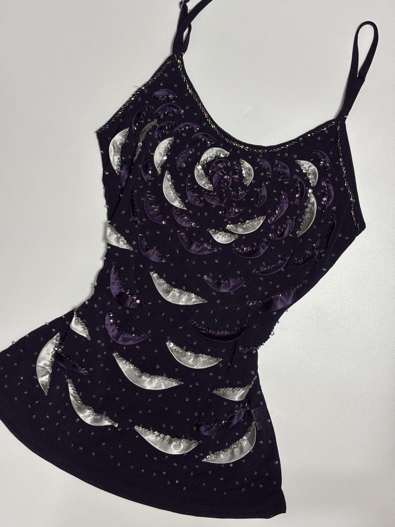 sequin floral & floral beaded top set (Category: Sleeveless) located in Mabalacat. Submitted by lueur.rei (Listing ID 1469089101, Image 3). Description: ⊹ ࣪ ˖ S-M ⊹ ࣪ ˖ missing beads on purple top ⊹ ࣪ ˖ adjustable strap ⊹ ࣪ ˖ sellers fave 𖧧 mine: ₱650 𖧧 steal: ₱700 𖧧 lock (au): ₱750 — eob: OCT 20 - 8 PM ⊹₊˚‧︵‿₊୨ᰔ୧₊‿︵‧˚₊⊹ — measurements were taken in flat lay — picture may vary due to lighting — please read guidelines before buying — once item 