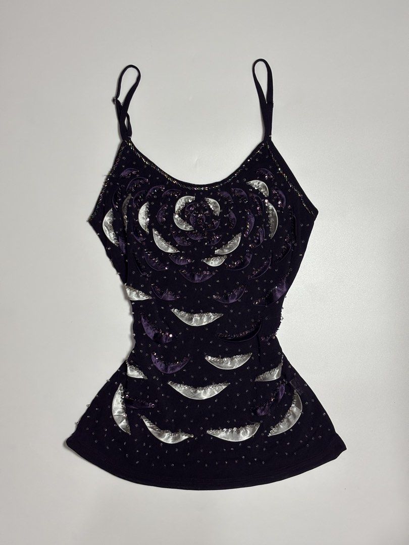 sequin floral & floral beaded top set (Category: Sleeveless) located in Mabalacat. Submitted by lueur.rei (Listing ID 1469089101, Image 2). Description: ⊹ ࣪ ˖ S-M ⊹ ࣪ ˖ missing beads on purple top ⊹ ࣪ ˖ adjustable strap ⊹ ࣪ ˖ sellers fave 𖧧 mine: ₱650 𖧧 steal: ₱700 𖧧 lock (au): ₱750 — eob: OCT 20 - 8 PM ⊹₊˚‧︵‿₊୨ᰔ୧₊‿︵‧˚₊⊹ — measurements were taken in flat lay — picture may vary due to lighting — please read guidelines before buying — once item 