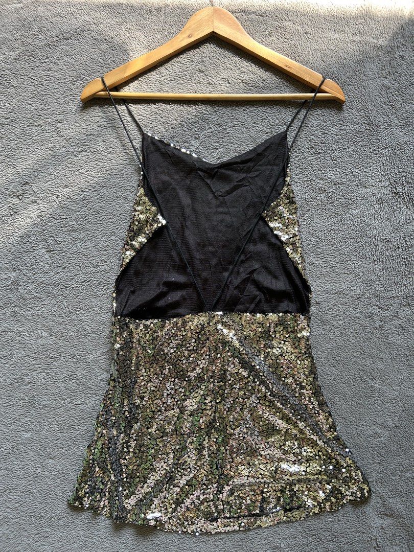 Sequin mini sexy dress small (Category: Dresses) located in Quezon. Submitted by duculanjay (Listing ID 1468933965, Image 3). Description: Small No flaws Add sf.