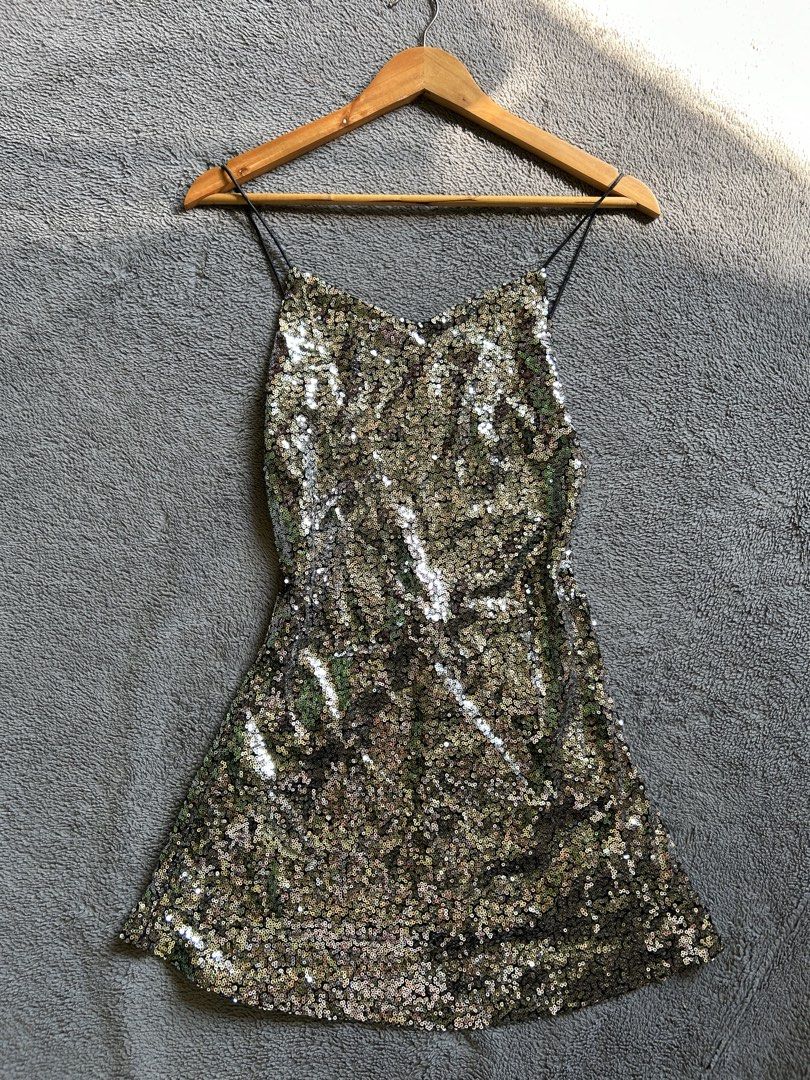 Sequin mini sexy dress small (Category: Dresses) located in Quezon. Submitted by duculanjay (Listing ID 1468933965, Image 1). Description: Small No flaws Add sf.