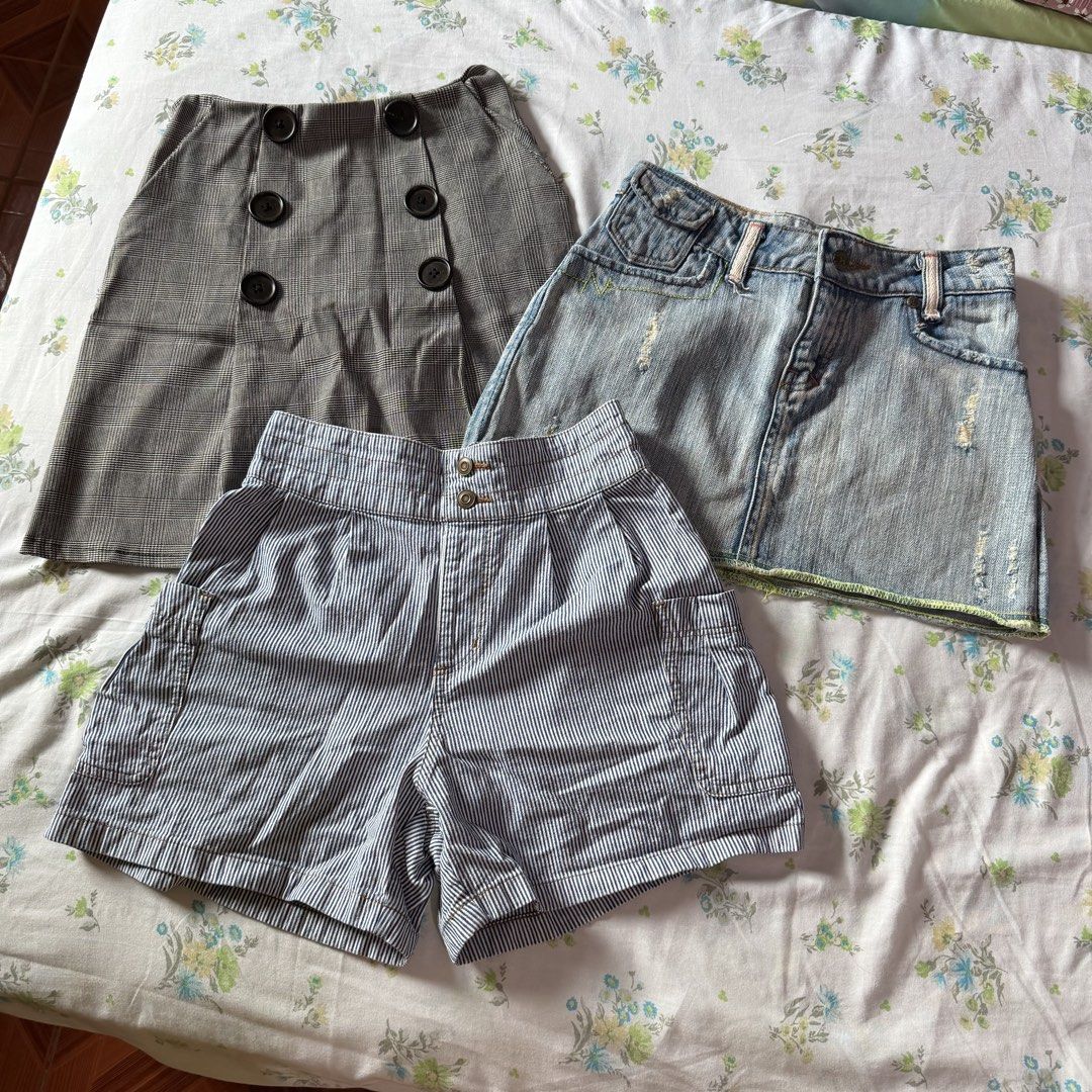 [SET] Skirts, Short (Category: Skirts) located in Pasig City. Submitted by beabimbop (Listing ID 1468993461, Image 2). Description: • xs-s • no issues. take all! • rfs: decluttering/not my style 🏷️ tags: mini skirt, korean skirt, office skirt, y2k, 2000s, beach short, bottoms bundle .
