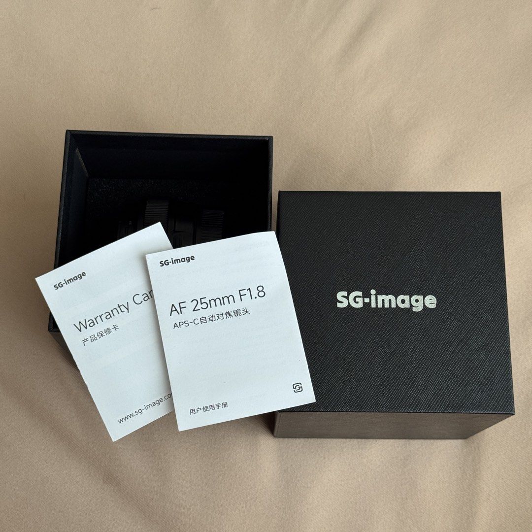 SG-image AF 25mm Lens (Category: Lens & Kits) located in Tabaco. Submitted by jencb11 (Listing ID 1468951934, Image 3). Description: - SG-image AF 25mm F1.8 lens (pancake lens) - Fuji XF mount - Used once, in brand new condition.