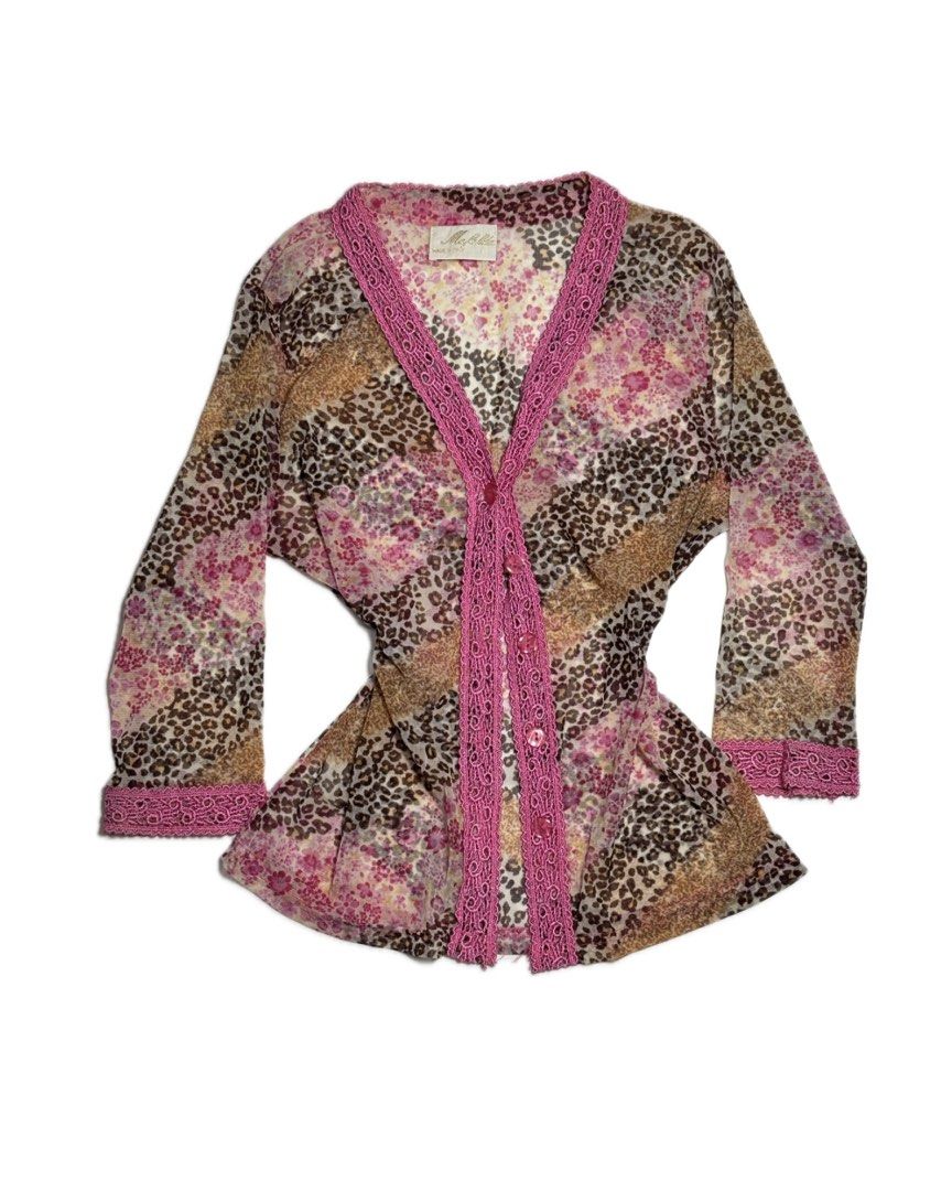 sheer leopard & floral lace cardigan (Category: Longsleeves) located in Mabalacat. Submitted by lueur.rei (Listing ID 1469086589, Image 1). Description: ⊹ ࣪ ˖ S-M ⊹ ࣪ ˖ 3/4 sleeves 𖧧 mine: ₱250 𖧧 steal: ₱300 𖧧 lock (au): ₱350 — eob: OCT 20 - 8 PM ⊹₊˚‧︵‿₊୨ᰔ୧₊‿︵‧˚₊⊹ — measurements were taken in flat lay — picture may vary due to lighting — please read guidelines before buying — once item is confirmed, please send your complete order form and scr