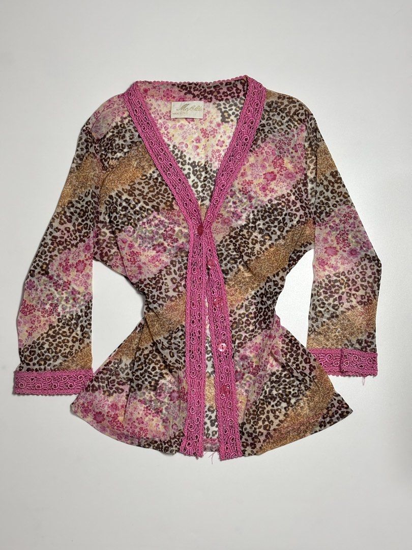 sheer leopard & floral lace cardigan (Category: Longsleeves) located in Mabalacat. Submitted by lueur.rei (Listing ID 1469086589, Image 2). Description: ⊹ ࣪ ˖ S-M ⊹ ࣪ ˖ 3/4 sleeves 𖧧 mine: ₱250 𖧧 steal: ₱300 𖧧 lock (au): ₱350 — eob: OCT 20 - 8 PM ⊹₊˚‧︵‿₊୨ᰔ୧₊‿︵‧˚₊⊹ — measurements were taken in flat lay — picture may vary due to lighting — please read guidelines before buying — once item is confirmed, please send your complete order form and scr