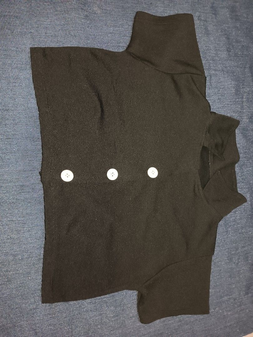 Shein Collared crop top (Category: Others Tops) located in Caloocan City. Submitted by justleanne (Listing ID 1468960993, Image 1). Description: SIZE - ( 17×13) dimes ‎USED BUT NOT ABUSE ‎RFS : NEED FUNDS ‎.