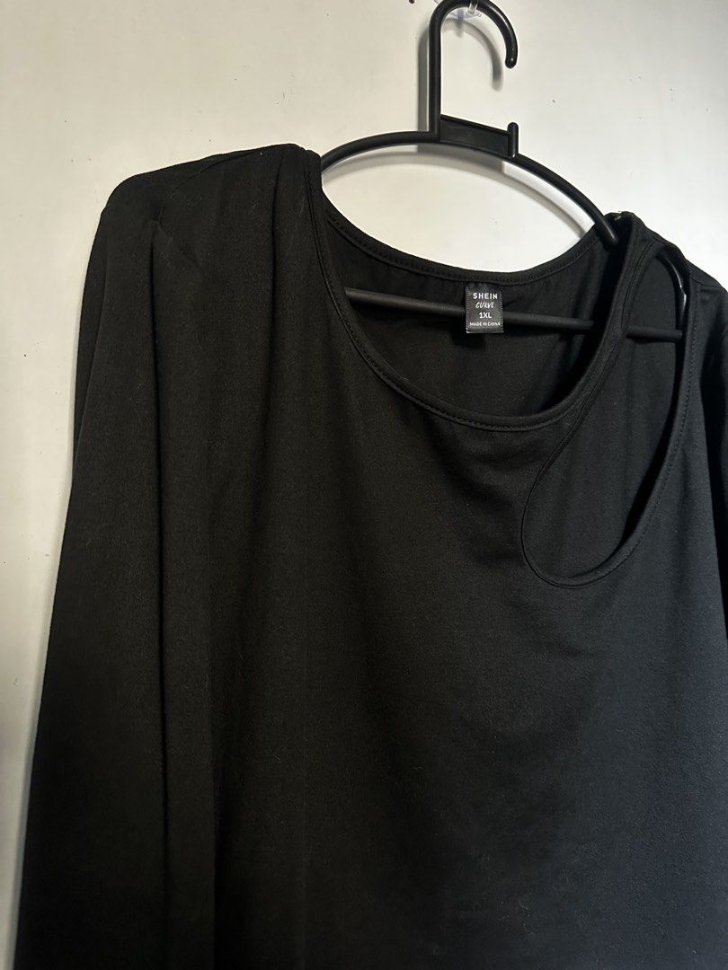 Shein plus size black crop top longsleeve (Category: Longsleeves) located in Cavite. Submitted by chicfinds.slay (Listing ID 1469127154, Image 2). Description: ✨ used once/stock lang sa closet ✨best fit l- xl.