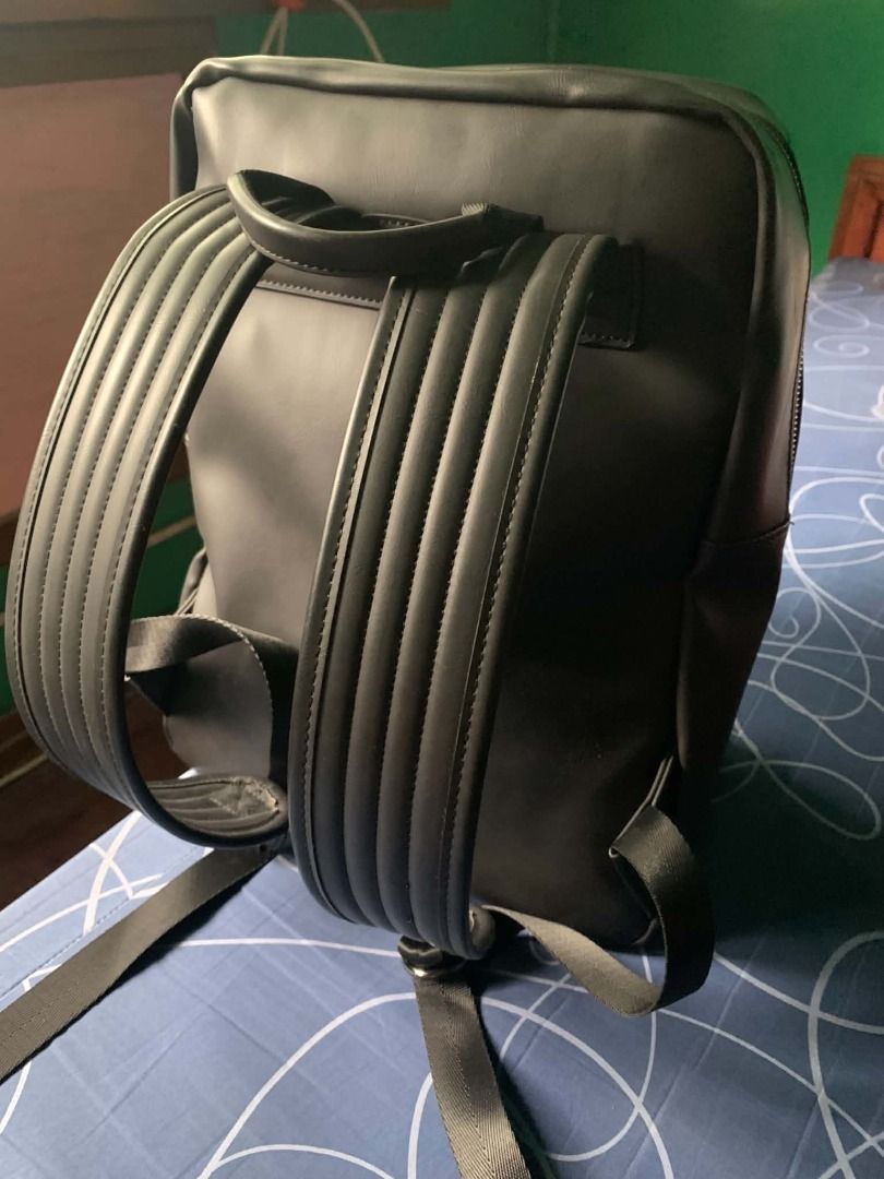 SHIGETSU KOKUBU Leather Backpack (Category: Backpacks) located in Manila. Submitted by razicon (Listing ID 1468968257, Image 2). Description: No existing issues, affordable price! RFS: Decluttering.