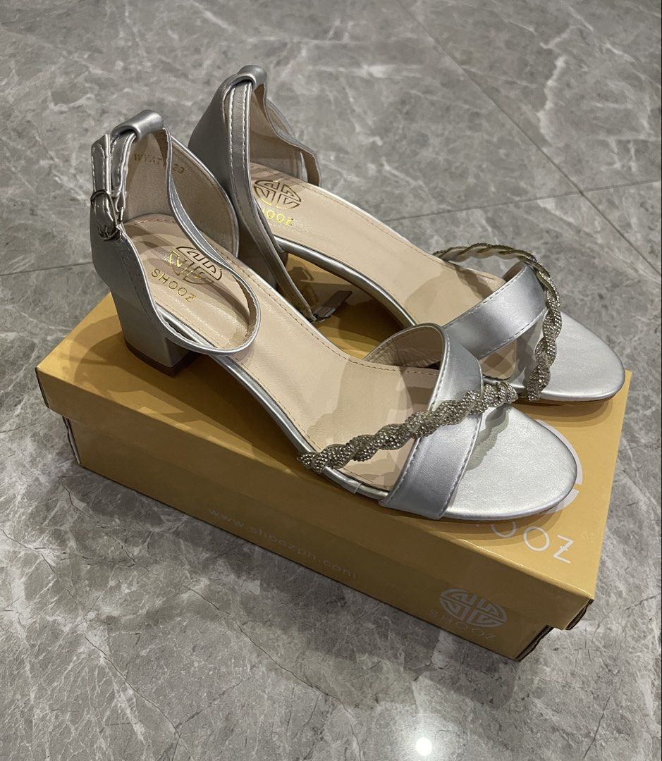 Shooz Block Heel Sandals (Category: Heels) located in Muntinlupa City. Submitted by ex_mermaid (Listing ID 1469083112, Image 2). Description: RFS: Used once for an event 💰BPI/Metrobank/Gcash 🛵 Lalamove/J&T Express 📍Muntinlupa.