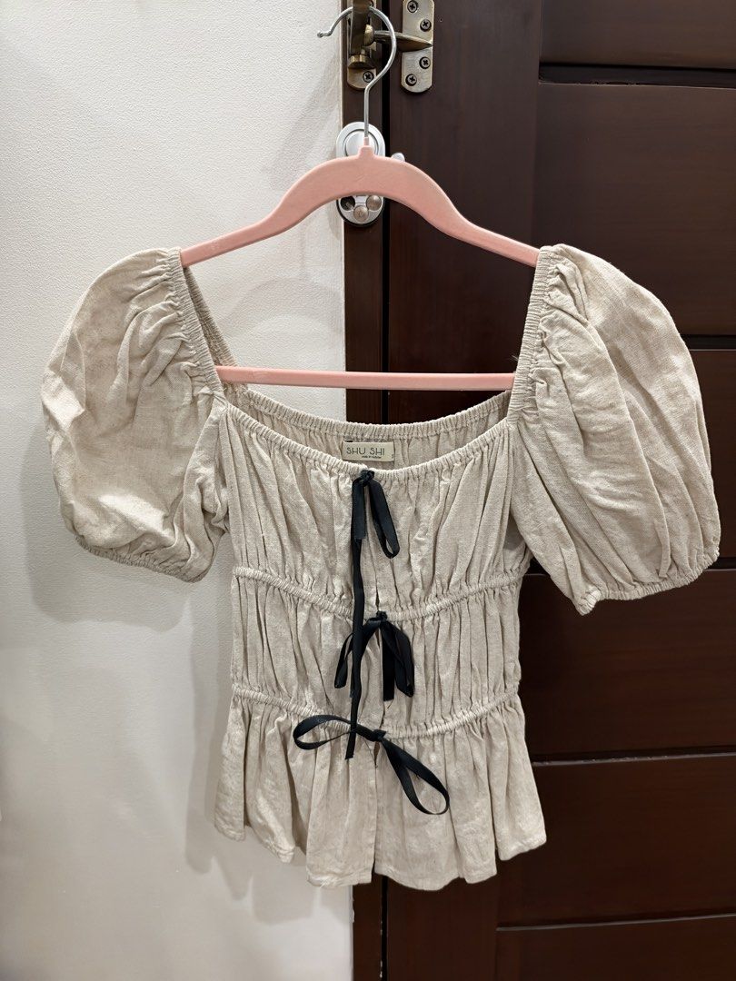 SHU SHI Beige Puff Sleeve Top Small (Category: Blouses) located in Taguig. Submitted by s_tl24 (Listing ID 1469048871, Image 1). Description: Used once only.