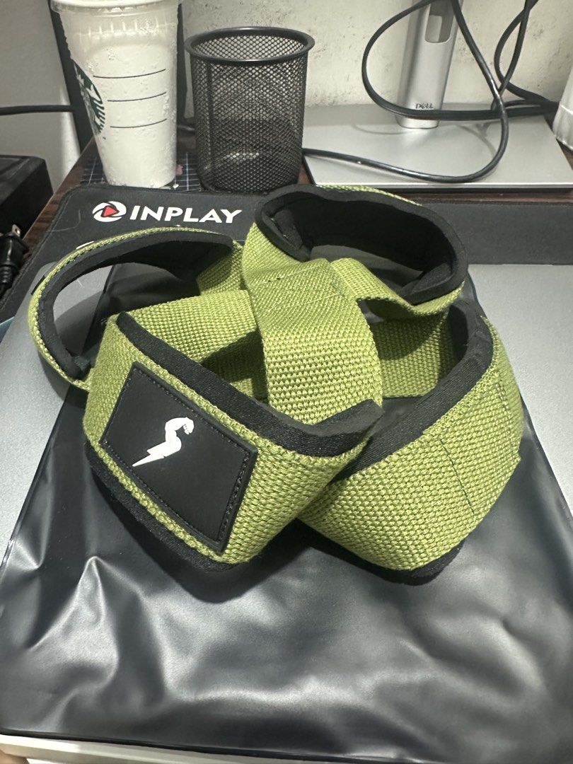Sikan Figure 8 Lifting Strap (Category: Braces, Support & Protection) located in Makati City. Submitted by crisdlf (Listing ID 1469019682, Image 1). Description: Size: small to medium RFS: wrong size Never used Comes with original packaging .