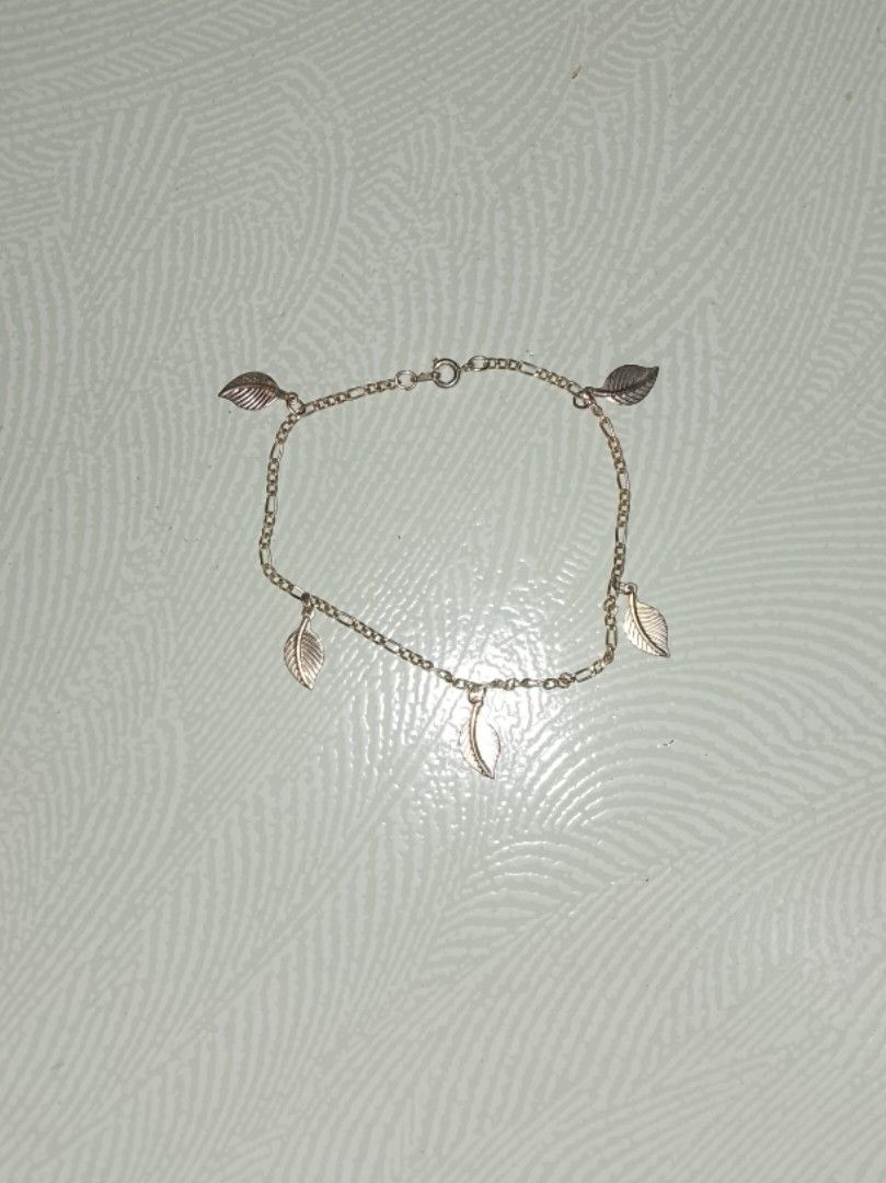 Silver Leaf Bracelet (Category: Bracelets) located in Bacolod City. Submitted by beam_tori (Listing ID 1469057208, Image 1). Description: - MOP: Gcash - MOD: J&T.