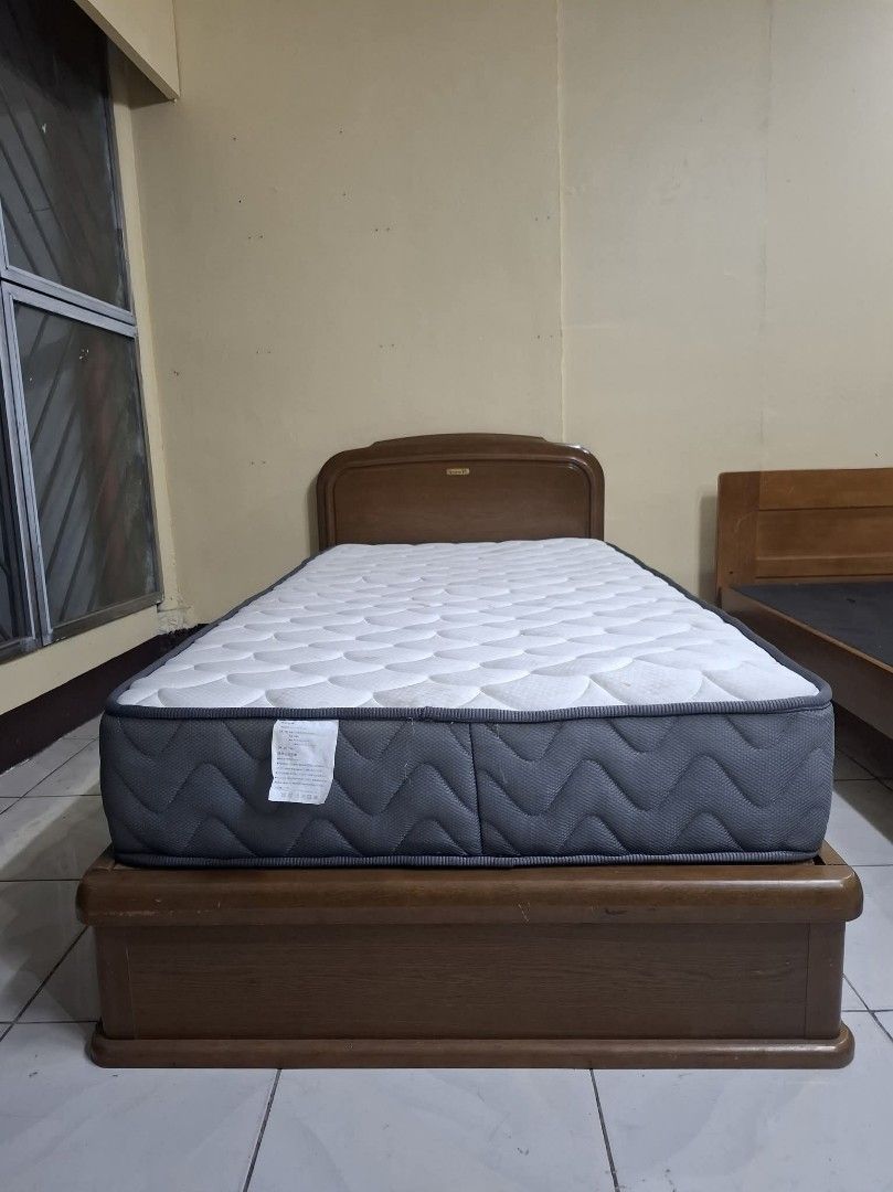 Simmons Single Bed Frame and Mattress Set (Category: Bed Frames & Mattresses) located in Quezon City. Submitted by dannikkishoppe2 (Listing ID 1468933668, Image 2). Description: Simmons Single Bed Frame and Mattress Set‼️₱12000‼️ Please manage your expectations as there might be minimal flaws. Color may vary due to lighting, it may appear darker or lighter in person. Check photos first before buying. Please refrain from purchasing if you are part