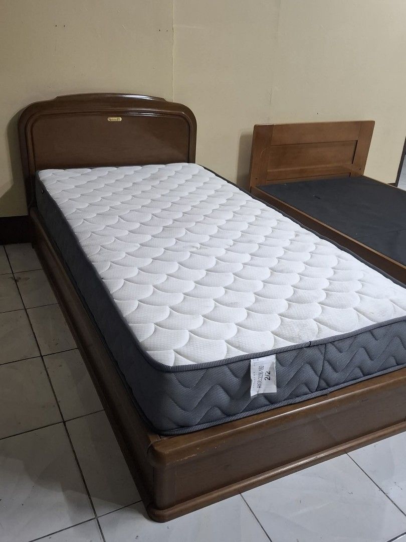 Simmons Single Bed Frame and Mattress Set (Category: Bed Frames & Mattresses) located in Quezon City. Submitted by dannikkishoppe2 (Listing ID 1468933668, Image 3). Description: Simmons Single Bed Frame and Mattress Set‼️₱12000‼️ Please manage your expectations as there might be minimal flaws. Color may vary due to lighting, it may appear darker or lighter in person. Check photos first before buying. Please refrain from purchasing if you are part