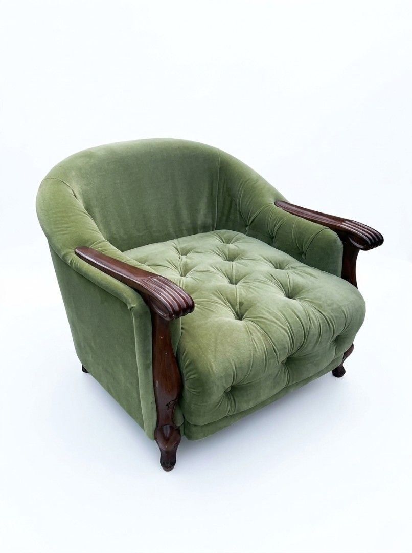 Single tufted fabric gamuza sofa (Category: Sofas) located in Bulacan. Submitted by duncayow (Listing ID 1468943047, Image 1). Description: .