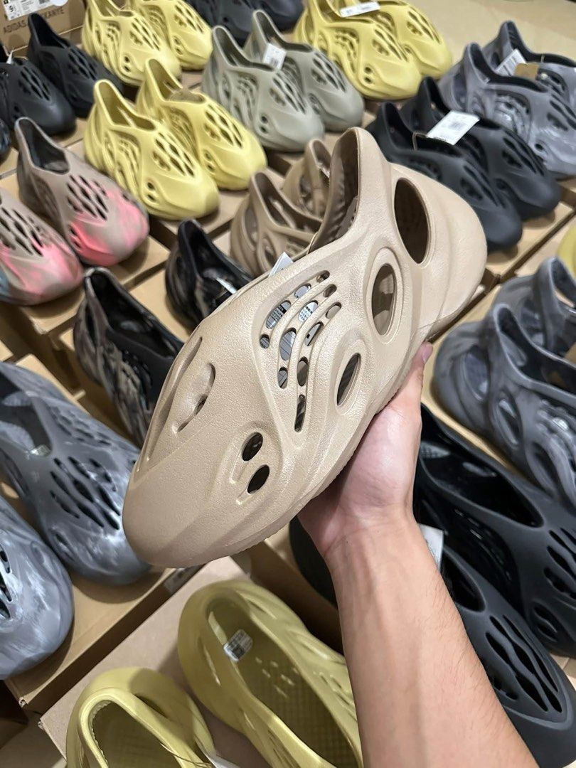 size 4-13 Yeezy foam runner (Category: Sneakers) located in Cavite. Submitted by heatcartel_ (Listing ID 1468950676, Image 3). Description: Sale! Size 4-13 ₱6,900 each free shipping ❤️‍🔥 Accepting COD/COP nationwide 🚚 Yeezy foam runner - all in brand new condition size 4 (5womens) Sulfur size 6 (7womens) MX Cinder size 9 Sulfur, MX Sand grey size 10 Sulfur, MX Granite size 11 Sulfur, MX Granite, Mist, Onyx size 12 Sulfur, MX Granite size 13 Sul