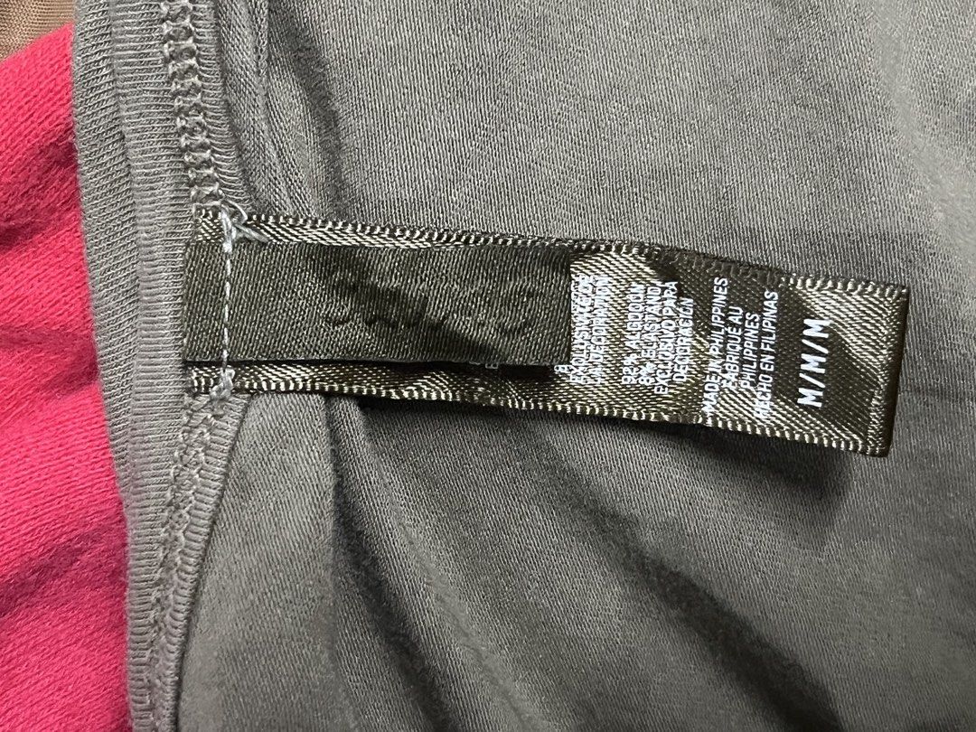 Skims Moss Green Top (Category: Others Tops) located in Baguio. Submitted by thrifty_henry (Listing ID 1469037738, Image 2). Description: .