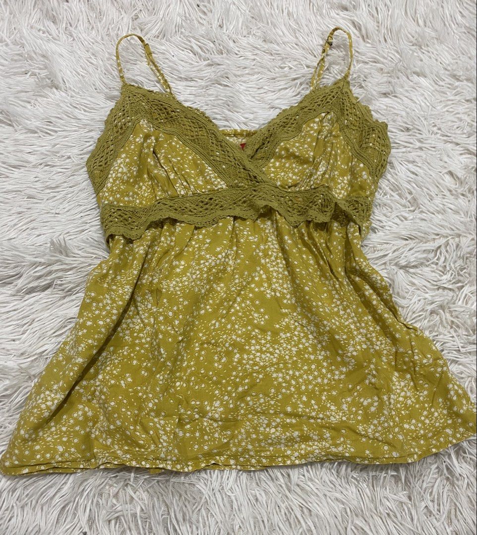 Sleeveless Top (Category: Blouses) located in Antipolo. Submitted by rapunzeka (Listing ID 1469110528, Image 1). Description: .