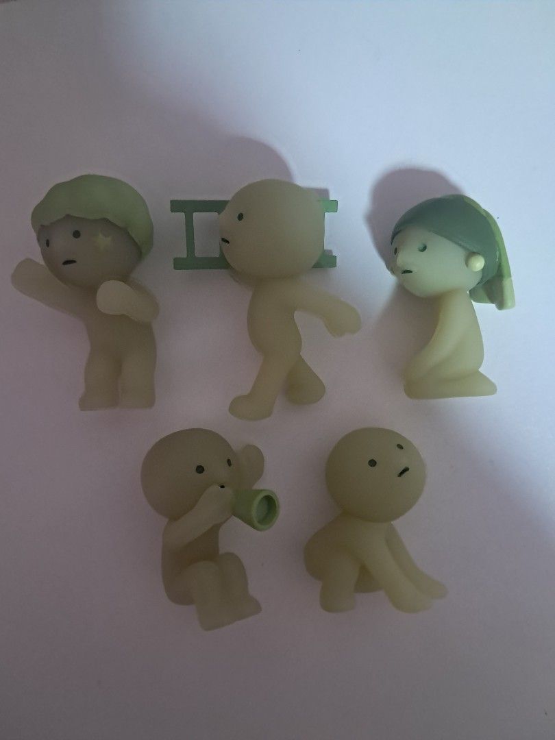 smiski quitting sale (Category: Designer & Blind Box Toys) located in Paranaque City. Submitted by deeranatomy (Listing ID 1469109213, Image 1). Description: all 350 except for smisking tumatae which is 250 (bottom right) SOLD: smisking tumatae pearl earring smiski.