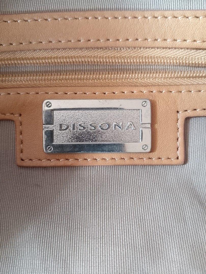 Snake shoulder bag DISSONNA (Category: Luxury Bags & Wallets) located in Bulacan. Submitted by princesantonia (Listing ID 1468976687, Image 3). Description: .