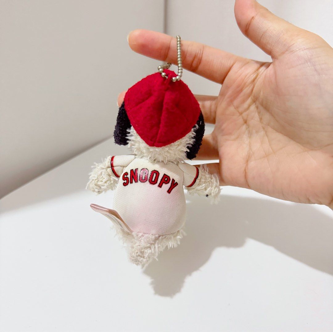 Snoopy Peanuts Hiroshima Toyo Carp Keychain plush (Category: Plushies & Soft Toys) located in Manila. Submitted by ashyyel_ (Listing ID 1469139621, Image 2). Description: .
