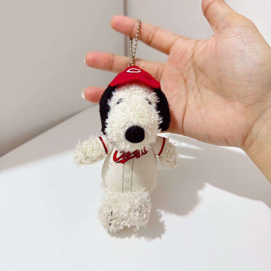 Snoopy Peanuts Hiroshima Toyo Carp Keychain plush (Category: Plushies & Soft Toys) located in Manila. Submitted by ashyyel_ (Listing ID 1469139621, Image 1). Description: .
