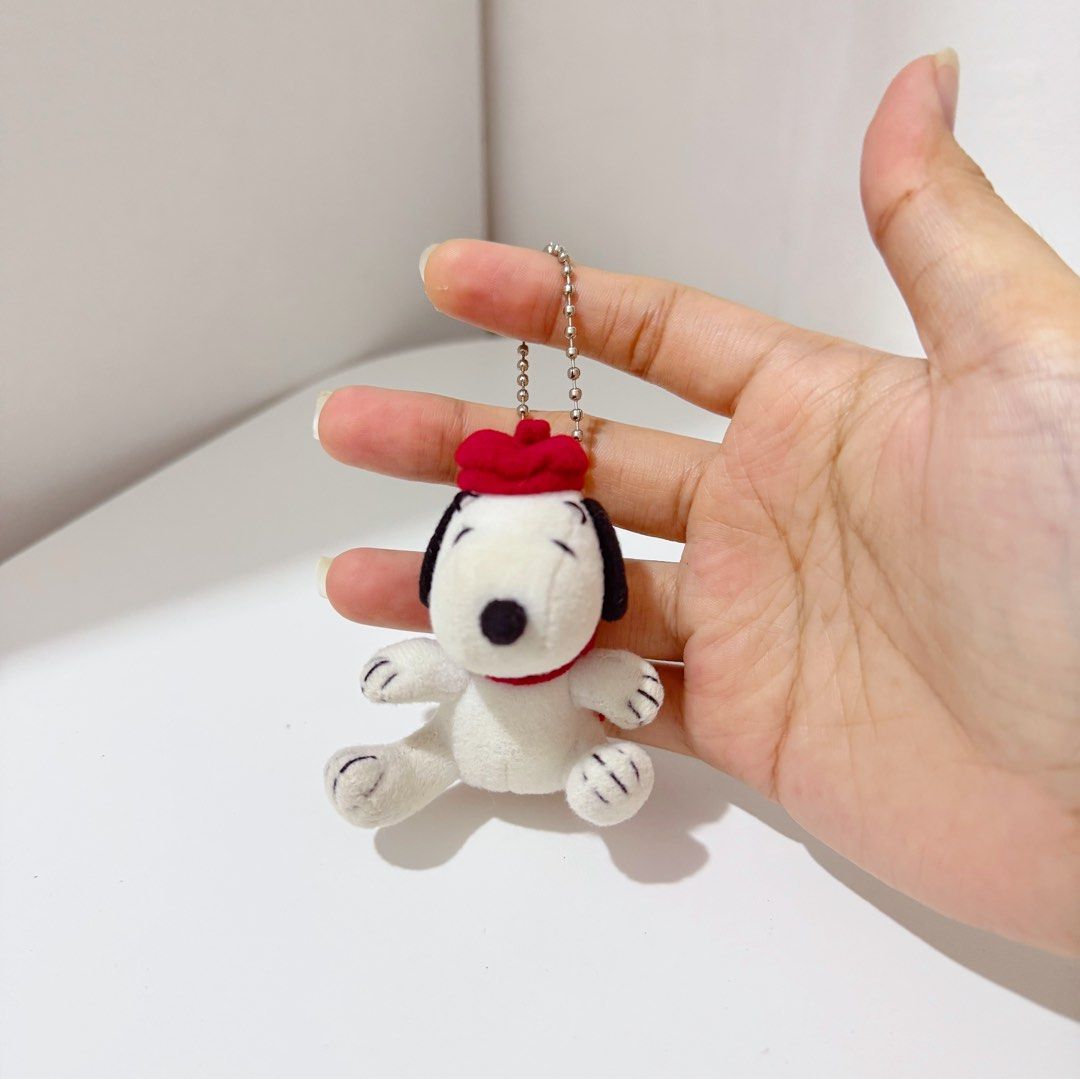 Snoopy Peanuts Red Beret Keychain Plush (Category: Plushies & Soft Toys) located in Manila. Submitted by ashyyel_ (Listing ID 1469144020, Image 1). Description: .