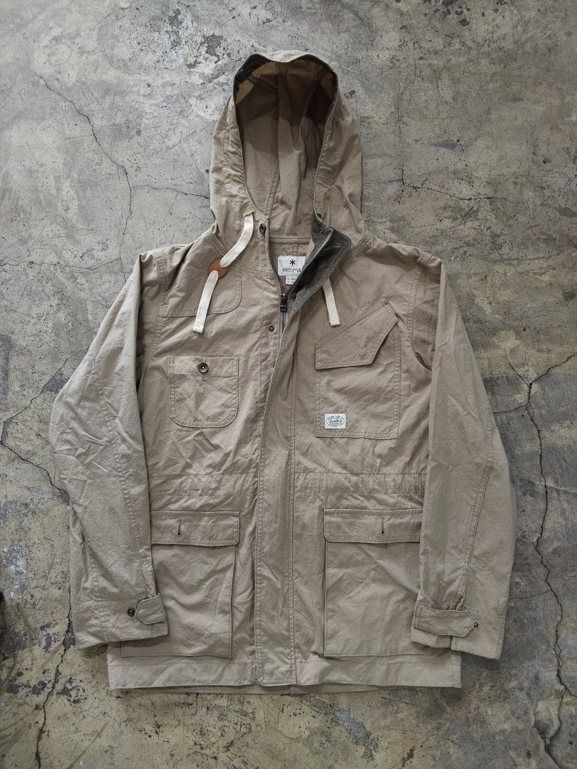 Snow Peak Beige Multi pocket Parka (Category: Coats, Jackets and Outerwear) located in Taytay. Submitted by the_vtg_pop-up (Listing ID 1468977204, Image 1). Description: .